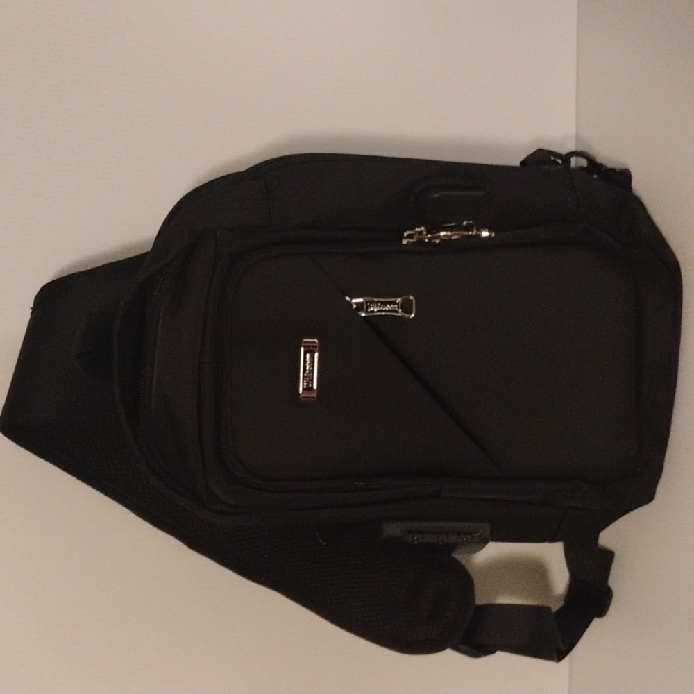 Wilson Anti-Theft Sling Bag Like New Condition - Picture 3 of 12